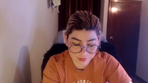 Snapshot of adan_romanoff chatting on June 2026 05:44:01 AM adan_romanoff online show from June 2026 05:44:01 AM
