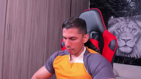 Adan Sin online show from November 2025 04:18:01 PM