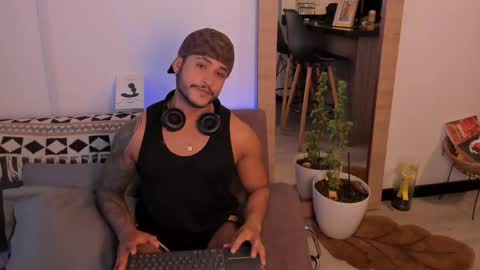 Snapshot of adanvega13 chatting on June 2026 06:33:02 PM ADAN VEGA online show from June 2026 06:33:02 PM