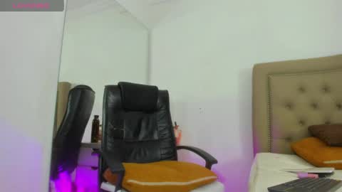 Snapshot of adara_ferrara chatting on April 2026 11:58:01 PM Adara Ferrara online show from April 2026 11:58:01 PM