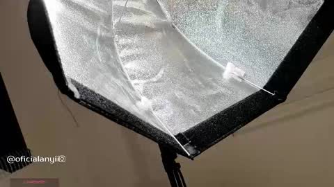 A D D I S O N  online show from October 2025 02:14:02 AM