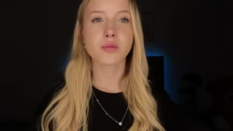 Snapshot of adele_armas chatting on April 2026 08:06:01 PM Adele online show from April 2026 08:06:01 PM