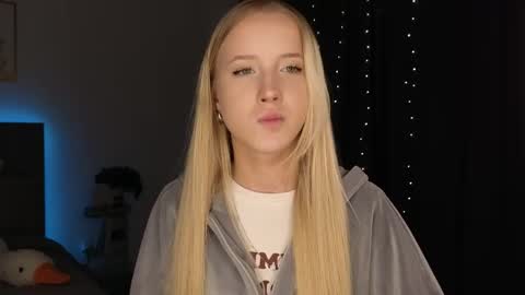 Snapshot of adele_armas chatting on April 2026 08:46:02 PM Adele online show from April 2026 08:46:02 PM