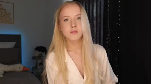 Snapshot of adele_armas chatting on April 2026 03:06:01 PM Adele online show from April 2026 03:06:01 PM