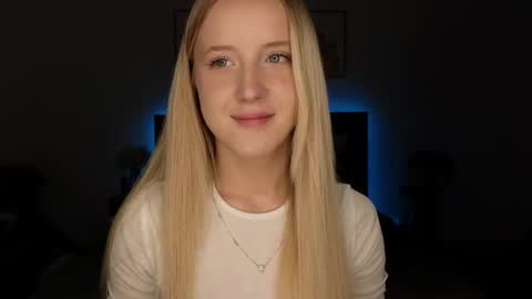 Snapshot of adele_armas chatting on April 2026 08:59:01 PM Adele online show from April 2026 08:59:01 PM