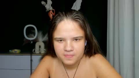 adelecruzz online show from July 2026 12:08:02 PM