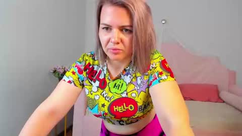 Snapshot of adeleravelle chatting on August 2026 05:31:02 AM AdeleRavelle online show from August 2026 05:31:02 AM