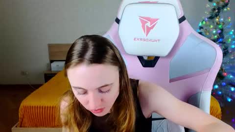 Adelina online show from December 2025 09:28:02 AM