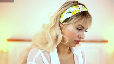 Snapshot of adelineking chatting on October 2025 02:10:01 AM Ade online show from October 2025 02:10:01 AM