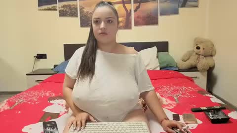 Snapshot of adellineee chatting on April 2026 08:59:02 PM Adellineee online show from April 2026 08:59:02 PM