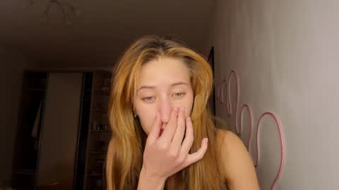 Adell online show from May 2026 09:45:01 PM