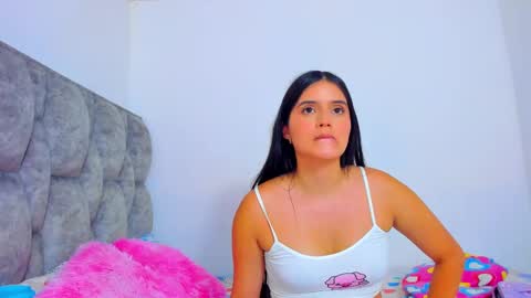 Snapshot of adhara__evanss chatting on January 2025 04:17:01 AM online show from January 2025 04:17:01 AM