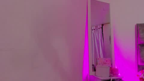 Snapshot of adhara__evanss chatting on November 2025 01:05:02 AM online show from November 2025 01:05:02 AM