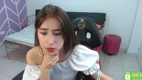 Snapshot of adhara_kitten chatting on October 2025 01:20:01 PM Adhara online show from October 2025 01:20:01 PM
