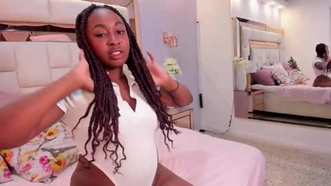 Snapshot of adhara_mosquera chatting on November 2025 01:25:02 PM Adhara Mosquera online show from November 2025 01:25:02 PM