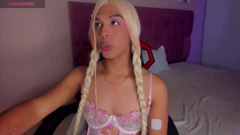 Snapshot of adonis_hot_xx chatting on October 2025 10:30:01 PM adonis_hot_xx online show from October 2025 10:30:01 PM