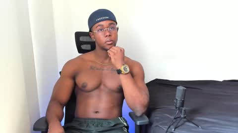Snapshot of adonisknigh chatting on February 2025 03:31:02 PM Adonis Knight online show from February 2025 03:31:02 PM