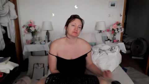 Snapshot of adorable22 chatting on February 2026 02:27:01 PM adorable22 online show from February 2026 02:27:01 PM