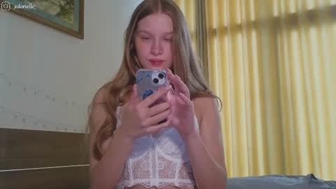 Lia  online show from July 2026 06:17:01 AM