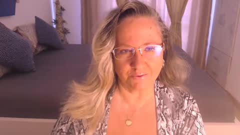 Cryna online show from September 2025 09:55:02 AM