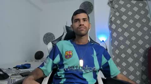 Snapshot of adri_sexboy229 chatting on October 2025 07:11:01 AM adri_sexboy229 online show from October 2025 07:11:01 AM