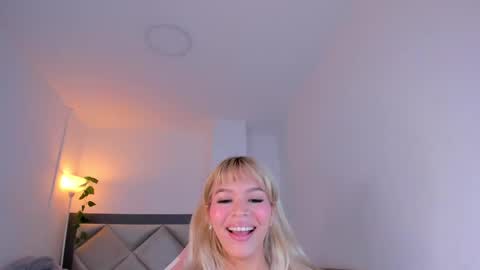 Snapshot of adria_ross chatting on February 2025 04:11:01 PM Adriana online show from February 2025 04:11:01 PM