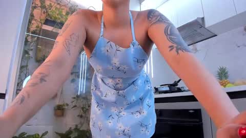 Snapshot of adria_ross chatting on February 2025 03:32:02 PM Adriana online show from February 2025 03:32:02 PM