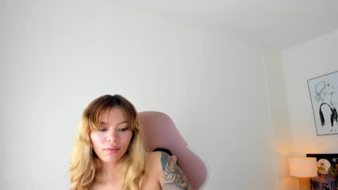 Snapshot of adria_ross chatting on September 2025 02:00:02 PM Adriana online show from September 2025 02:00:02 PM