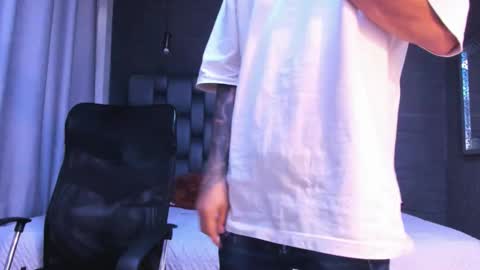   online show from November 2025 12:08:02 PM