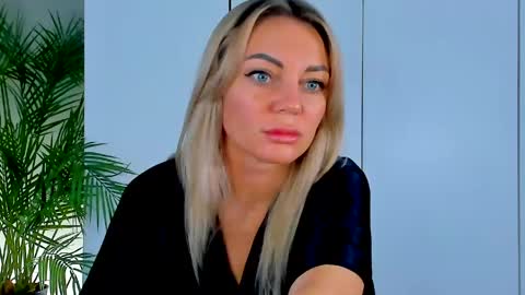 Adriana online show from March 2026 12:21:01 PM