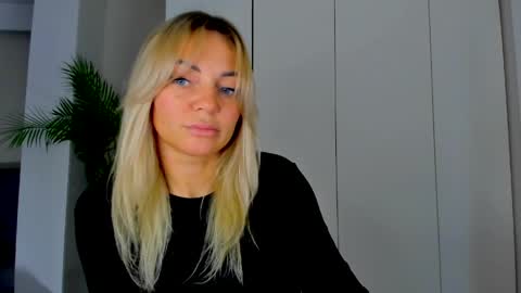 Adriana online show from April 2026 03:10:02 PM