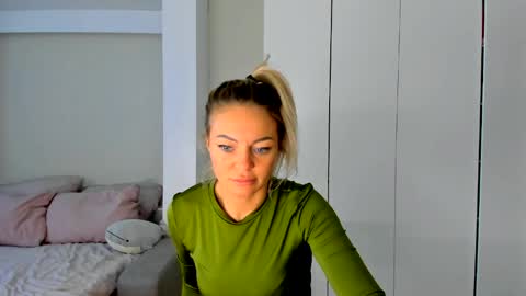 Adriana online show from May 2026 06:22:02 AM