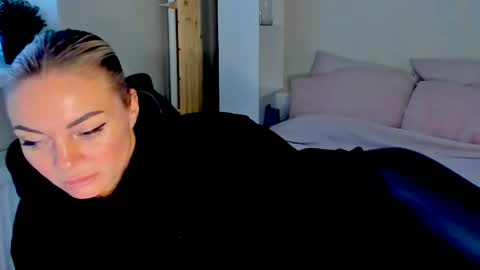 Adriana online show from May 2026 11:06:01 AM