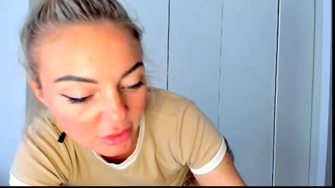Adriana online show from June 2026 02:22:01 PM