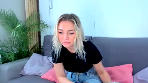 Adriana online show from July 2026 04:38:01 PM