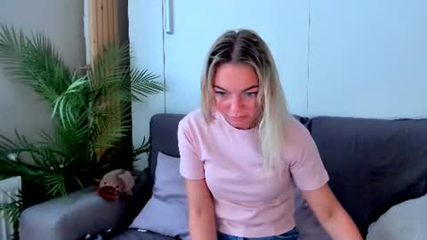 Adriana online show from July 2026 01:40:02 PM