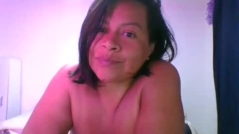 adrianagogo18 online show from October 2025 12:24:01 AM