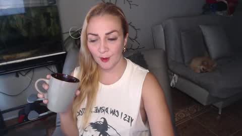 Adriana Paredes  online show from February 2025 08:58:01 PM