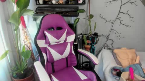 Adriana Paredes  online show from September 2025 02:09:02 PM