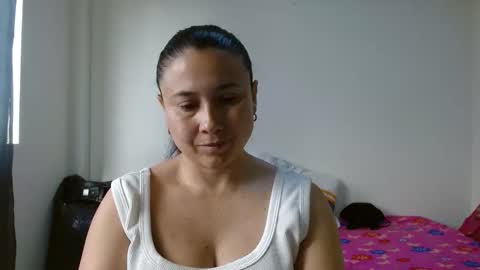 Adriana Tellez online show from December 2025 02:45:02 PM