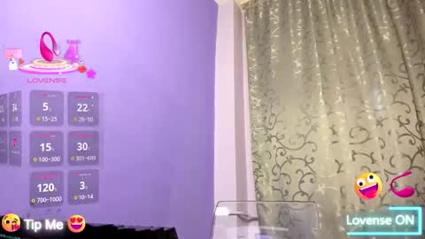 adriannalyly online show from September 2025 11:32:01 AM