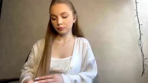 Caroline online show from March 2026 12:43:02 PM