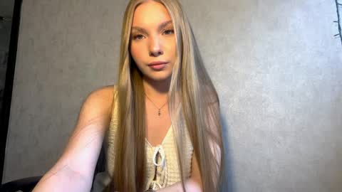 Caroline online show from April 2026 02:14:02 PM