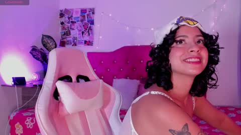 adrianny online show from March 2025 07:56:01 PM