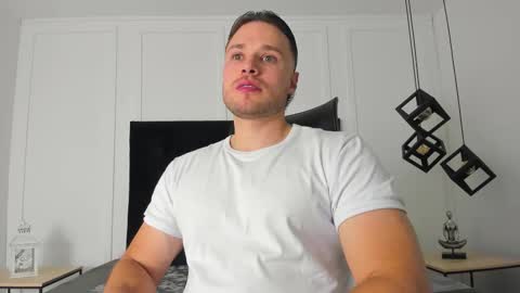 Snapshot of adrien_roche888 chatting on October 2025 09:35:02 PM Adrein Roche online show from October 2025 09:35:02 PM