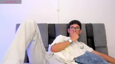 Snapshot of adrien_silex chatting on April 2026 05:09:02 PM adrien_silex online show from April 2026 05:09:02 PM