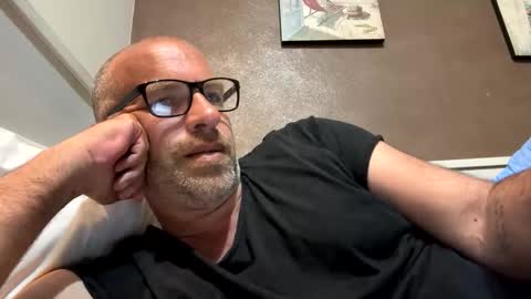 adrienfromparis online show from April 2026 08:57:02 PM