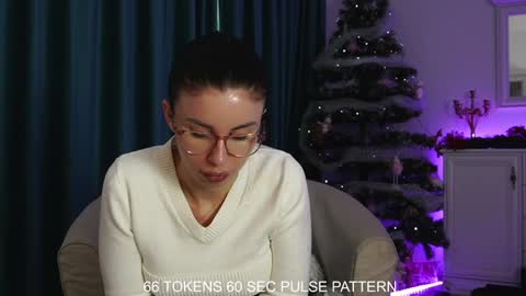 Snapshot of aelia_anara chatting on December 2024 09:28:02 AM Aelia online show from December 2024 09:28:02 AM