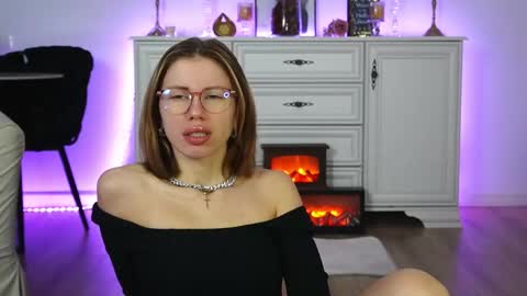 Snapshot of aelia_anara chatting on October 2025 04:35:01 AM Aelia online show from October 2025 04:35:01 AM