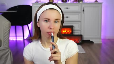 Snapshot of aelia_anara chatting on October 2025 04:15:01 AM Aelia online show from October 2025 04:15:01 AM